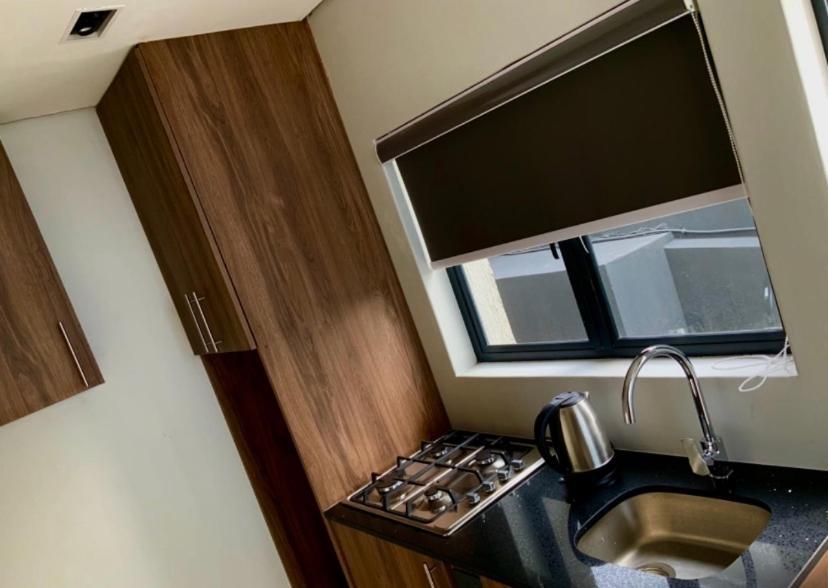 Lovely 1 Bedroom Apartment Cape Town Bagian luar foto