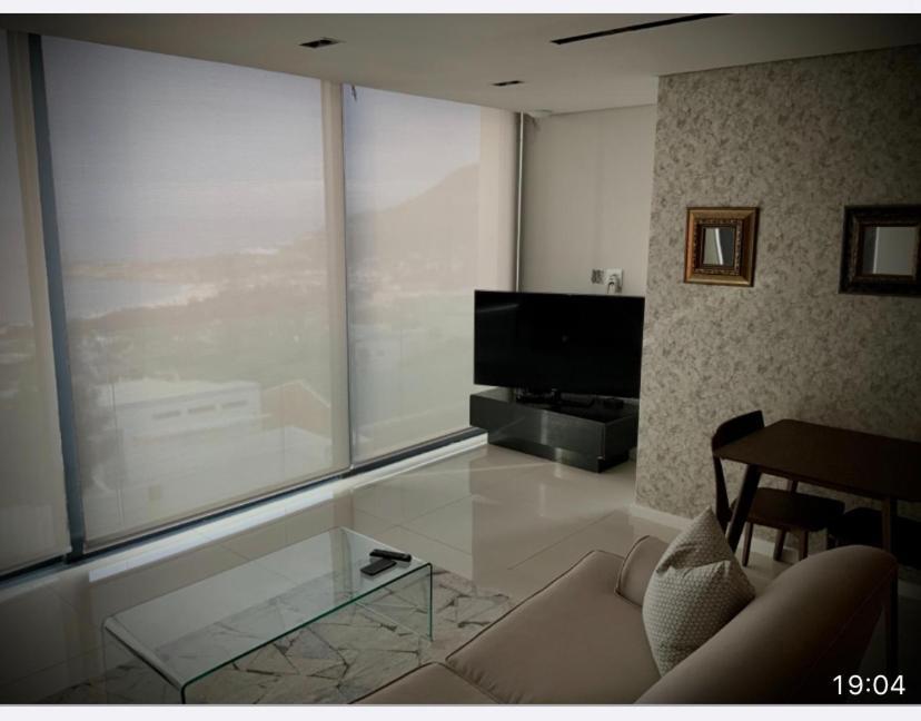 Lovely 1 Bedroom Apartment Cape Town Bagian luar foto
